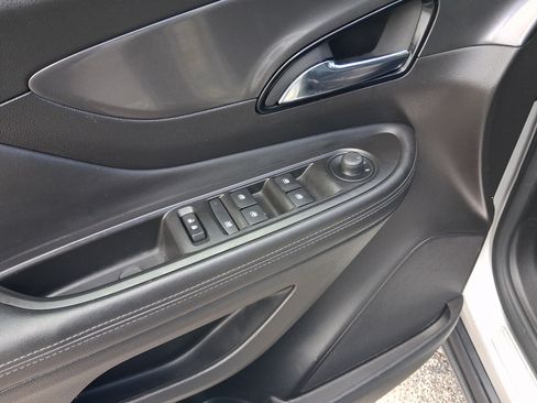 Used 2018 Buick Encore Essence AWD/4WD image 13
