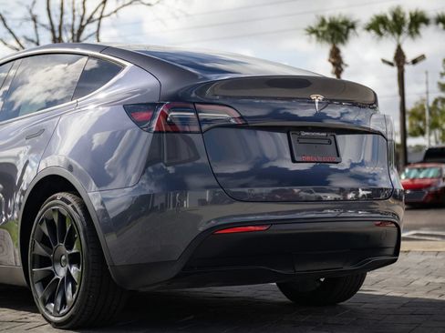 Used 2023 Tesla Model Y Long Range AWD/4WD image 10