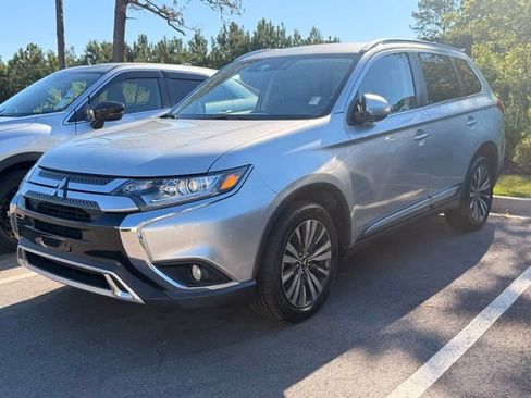 Used 2020 Mitsubishi Outlander AWD image 1