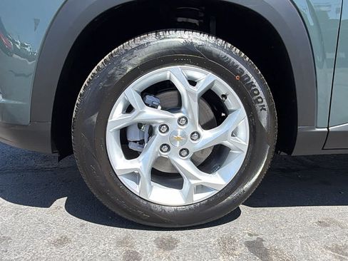 New 2026 Chevrolet Trax LS w/ LS Convenience Package FWD image 9