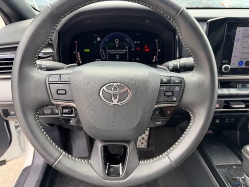 Used 2025 Toyota Camry SE w/ Convenience Package FWD image 25