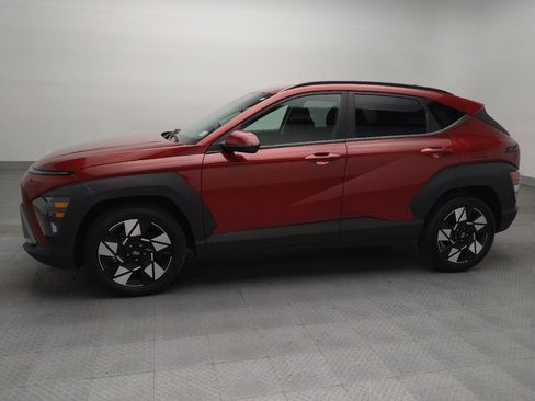 Used 2025 Hyundai Kona SEL FWD image 2