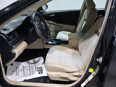 Used 2012 Toyota Camry LE image 9