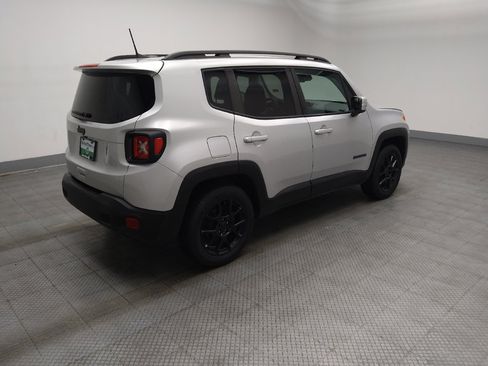Used 2020 Jeep Renegade Altitude FWD image 10