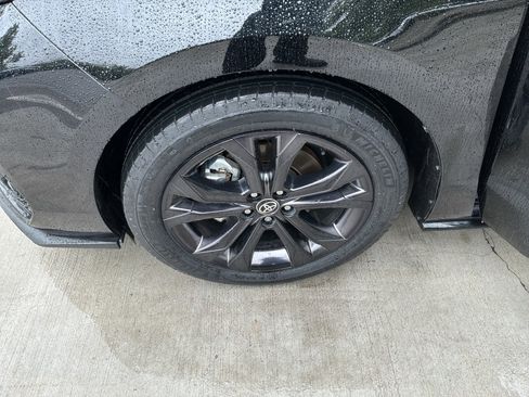 Used 2023 Toyota Sienna XSE FWD image 13