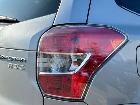 Used 2015 Subaru Forester 2.5i Touring image 32