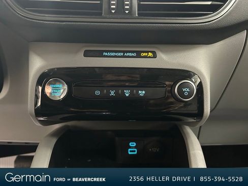 Used 2023 Ford Escape SE image 19