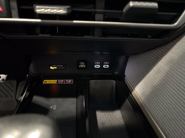 Used 2025 Toyota Camry SE w/ Convenience Package AWD/4WD image 18