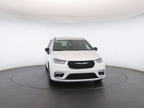 New 2026 Chrysler Pacifica Select image 32