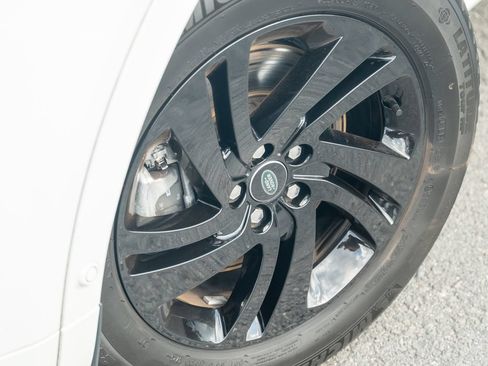 Used 2024 Land Rover Discovery Sport S AWD/4WD image 9