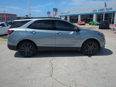 Used 2023 Chevrolet Equinox RS FWD image 9