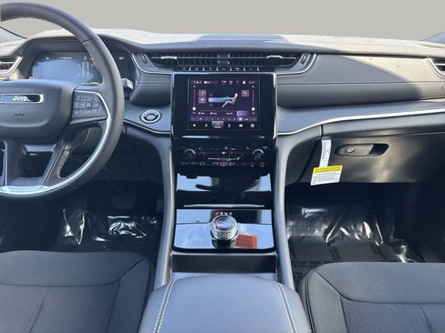 New 2025 Jeep Grand Cherokee Laredo X w/ Luxury Tech Group I image 14