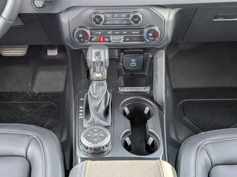 New 2025 Ford Bronco Badlands image 19