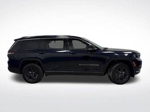 Used 2023 Jeep Grand Cherokee L Limited image 2