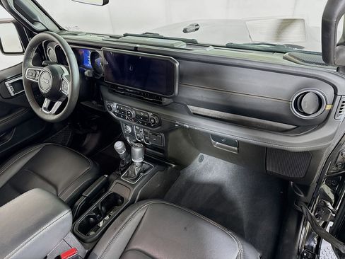 Used 2024 Jeep Wrangler Unlimited Sahara w/ Technology Group image 29