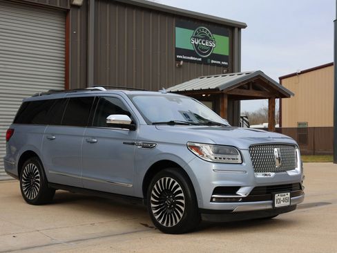 Used 2020 Lincoln Navigator L Black Label w/ Cargo Convenience Package image 1