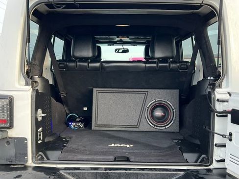 Used 2017 Jeep Wrangler Unlimited Sahara image 43