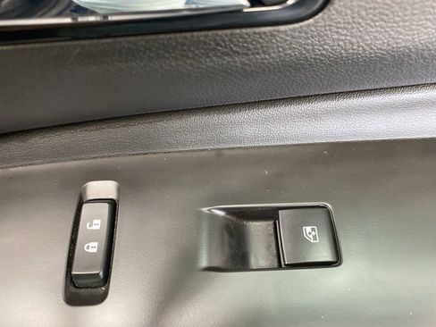 Used 2021 Buick Encore Preferred AWD/4WD image 24