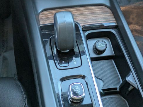 Certified 2023 Volvo XC60 B5 Plus image 24