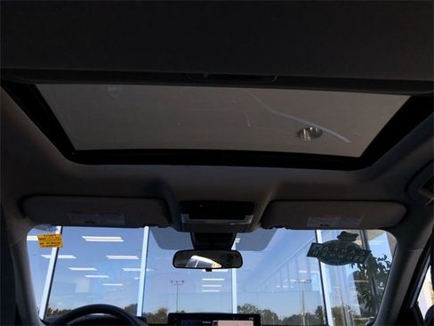 Used 2023 Nissan Altima 2.5 SR w/ SR Premium Package image 33