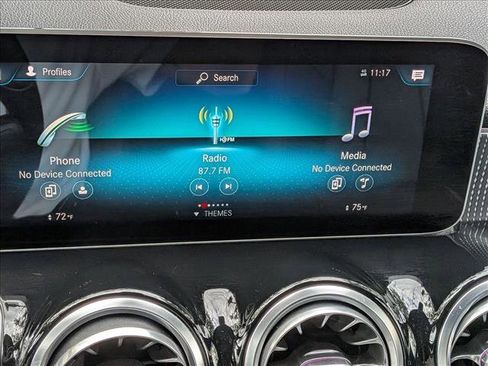 Used 2020 Mercedes-Benz GLB 250 GLB 250 image 11