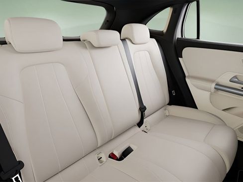 Used 2026 Mercedes-Benz GLA 250 image 40