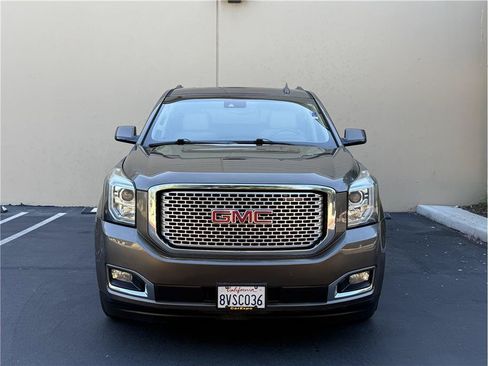 Used 2016 GMC Yukon Denali w/ Open Road Package AWD/4WD image 2
