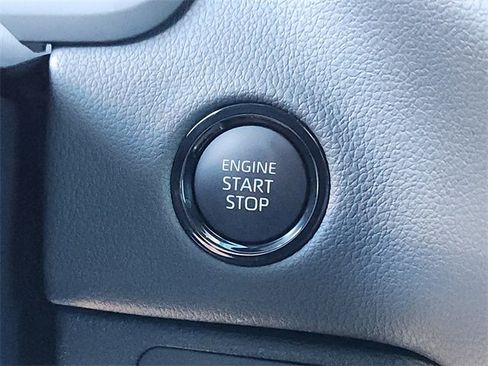 Used 2025 Toyota Tundra Limited image 35