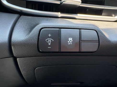 Used 2024 Hyundai Elantra SEL w/ Convenience Package image 31