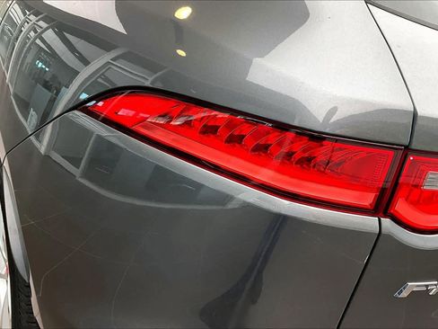 Used 2019 Jaguar F-PACE Premium image 54