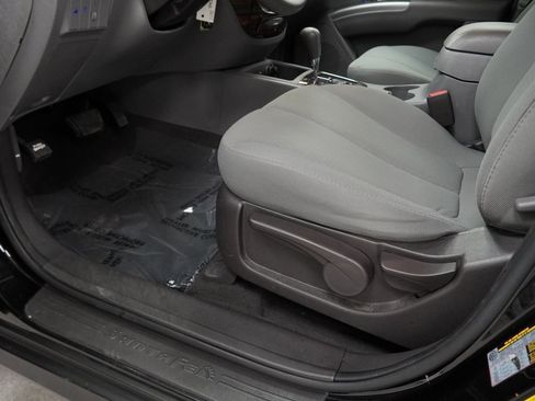 Used 2012 Hyundai Santa Fe GLS image 42