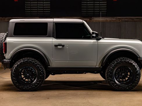 Used 2022 Ford Bronco Badlands image 11