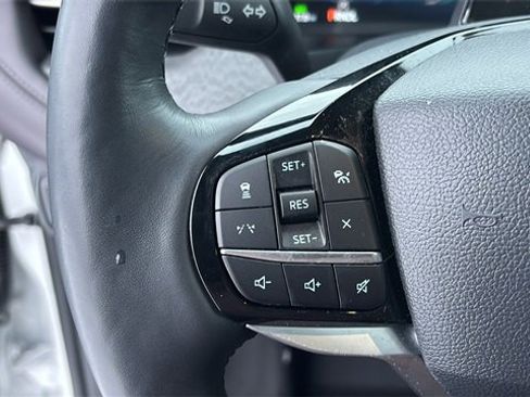 Used 2025 Ford Explorer Platinum w/ Ultimate Package image 14