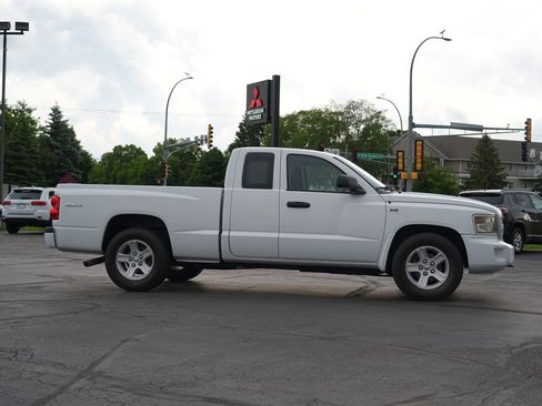 Used 2011 Dodge Dakota Big Horn w/ Skid Plate Group AWD/4WD image 2
