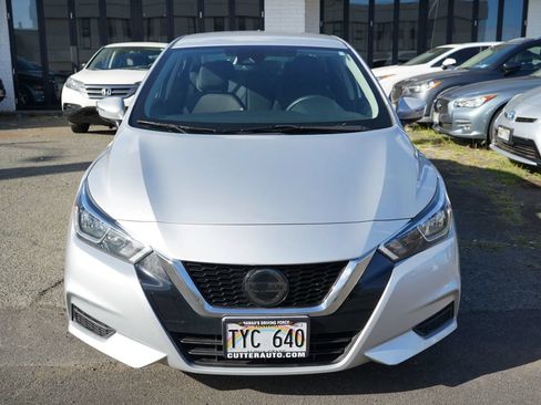 Used 2020 Nissan Versa SV FWD image 4