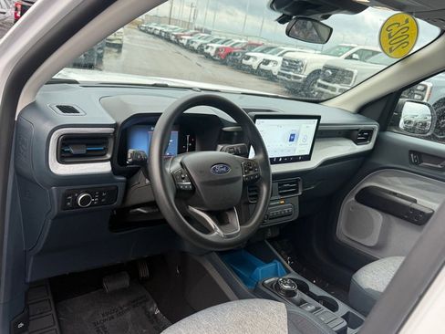 Used 2025 Ford Maverick XLT image 4