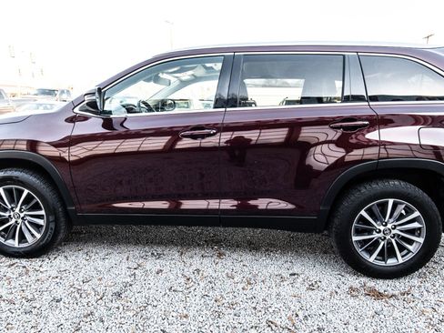 Used 2019 Toyota Highlander XLE image 19