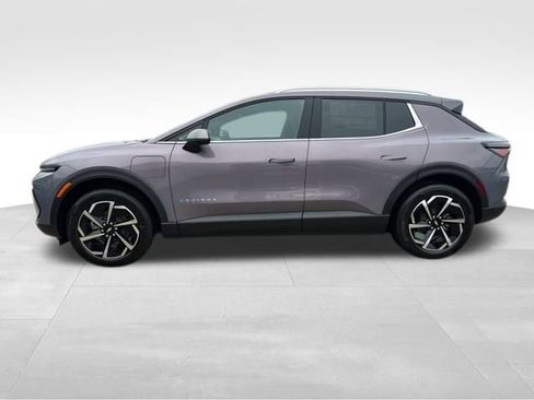 New 2026 Chevrolet Equinox EV LT image 2