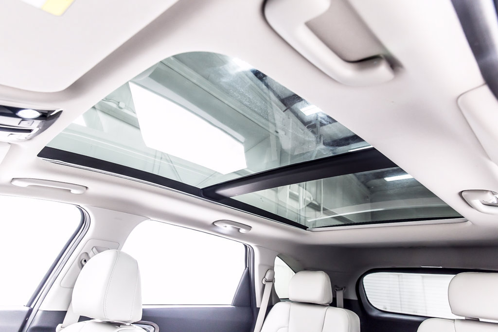 Used 2023 Kia Sorento EX w/ Panoramic Sunroof Package FWD image 16