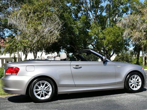 Used 2011 BMW 128i Convertible image 6