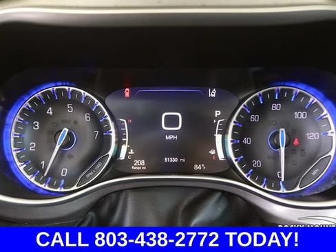 Used 2024 Chrysler Pacifica Touring-L FWD image 20