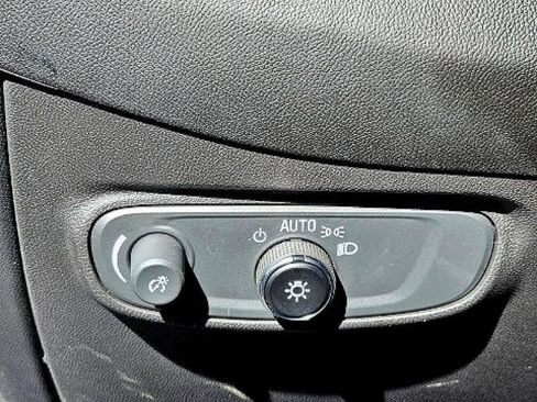 Used 2023 Chevrolet Equinox LT w/ LPO, Floor Liner Package image 21