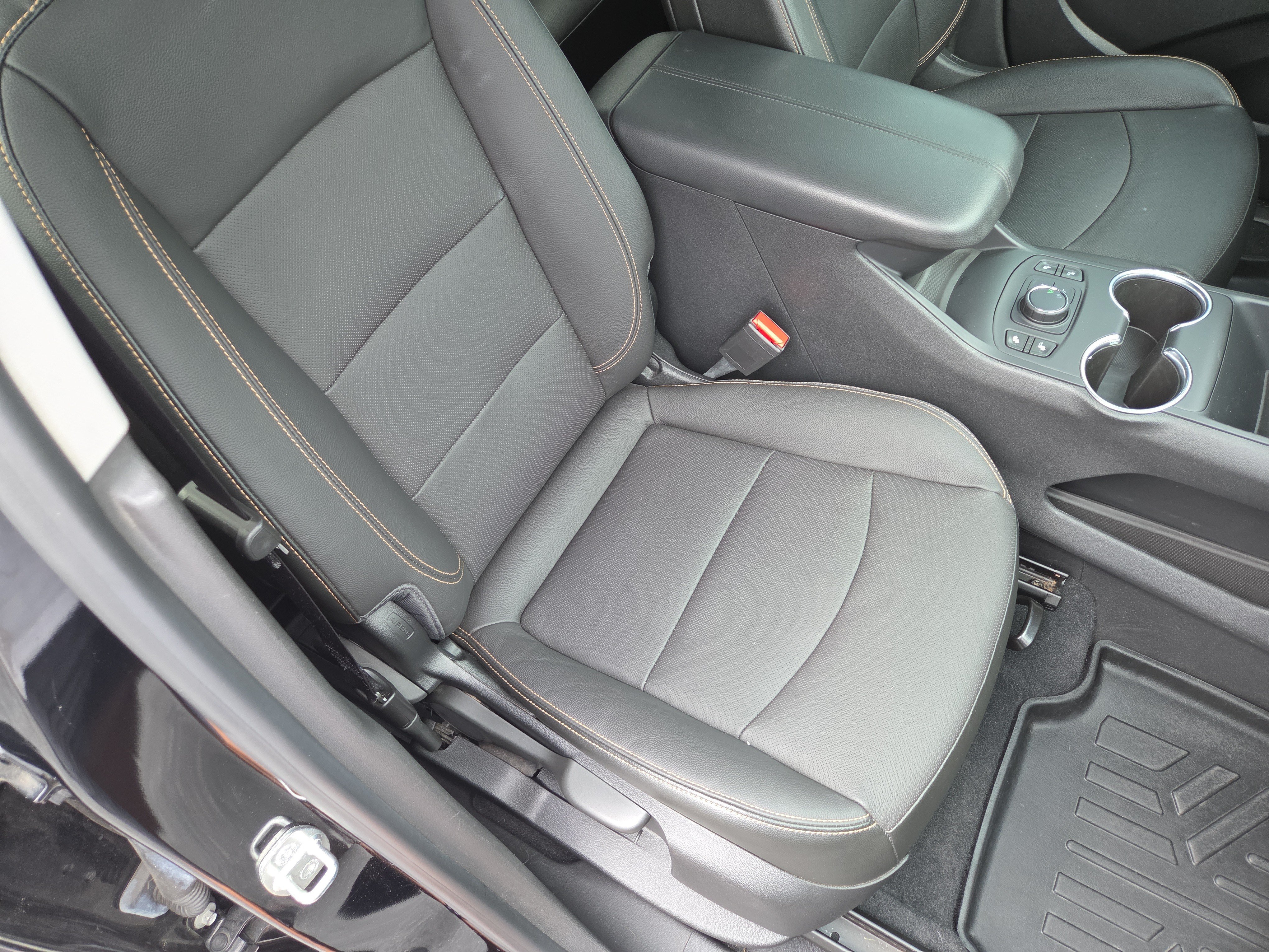 Used 2020 GMC Terrain SLT w/ Elevation Edition FWD image 17