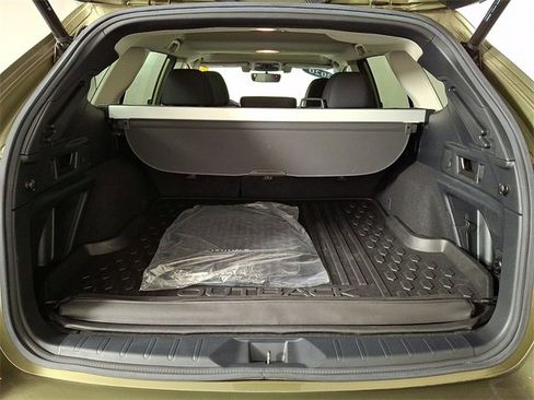 Used 2020 Subaru Outback Premium image 28