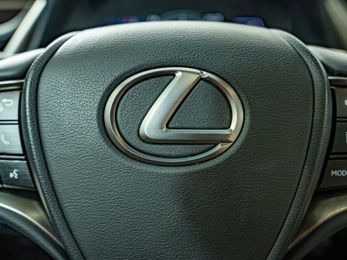 Used 2019 Lexus ES 350 w/ Premium Package FWD image 22