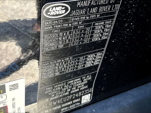 Used 2023 Land Rover Discovery Metropolitan Edition image 36