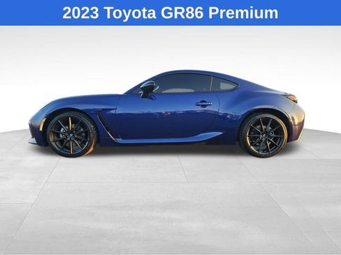 Used 2023 Toyota GR86 Premium image 2