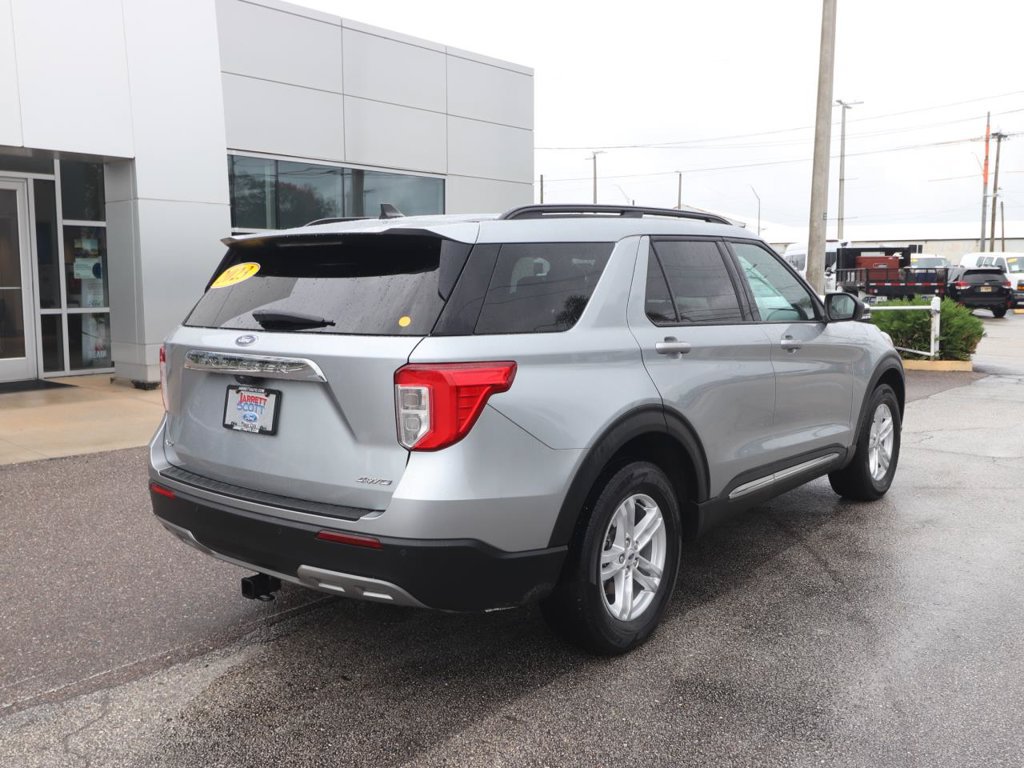 Used 2023 Ford Explorer XLT w/ Equipment Group 202A AWD/4WD image 13