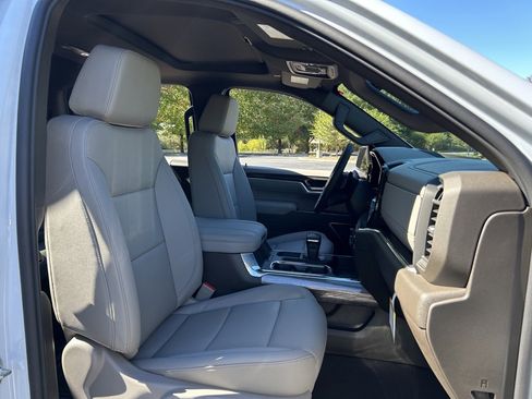 New 2026 Chevrolet Silverado 1500 LTZ w/ Z71 Off-Road Package image 49