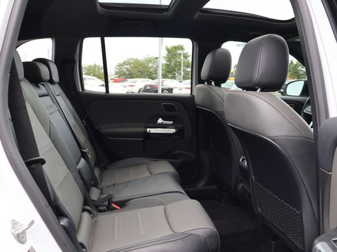 Used 2020 Mercedes-Benz GLB 250 4MATIC w/ AMG Line image 25